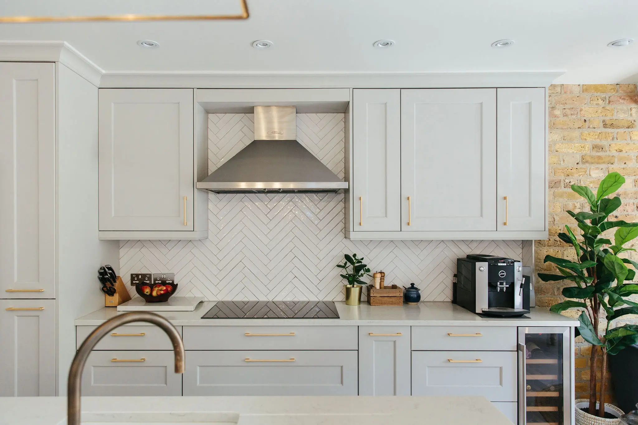 crown moulding